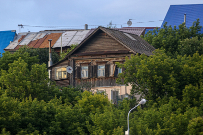 Экономист объяснила моду на покупку старых дач у зумеров