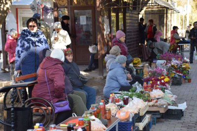 Временные бесплатные места для уличных торговцев предоставят на рынках административного центра Алматинской области – города Конаева