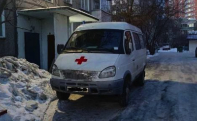 Ни пройти ни проехать: фейковая машина "скорой" заблокировала проход жителям многоквартирного дома 10/03/2026 &ndash; Новости