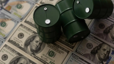 Рынок нефти корректируется: Brent снижается после двухнедельного максимума