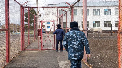 В колонии Абайской области, где содержатся бывшие силовики, убили осужденного