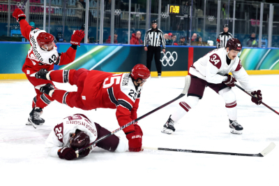 На Олимпиаде определят полуфиналистов мужского хоккейного турнира