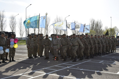 В столичной бригаде торжественно встретили военнослужащих, принимавших участие в борьбе с паводками