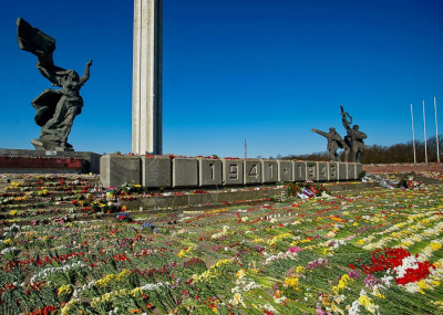 LSM: в Латвии отложили замену дорожных знаков с городами России и Белоруссии