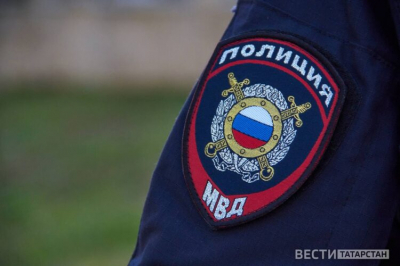 Сотрудники ГАИ Казани сопроводили в больницу женщину, повредившую руку бензопилой