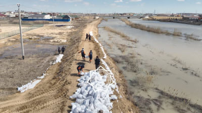 В городе Кульсары Атырауской области насчитали 2680 подтопленных домов