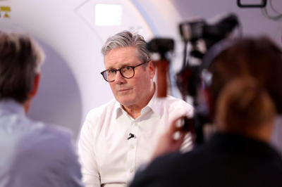 Стармер обвинил Трампа в попытках давления на него