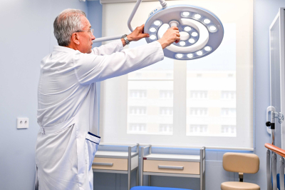 Врач Тополев заявил, что рак сменит тотальный Альцгеймер