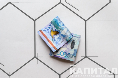 На KASE доллар продается выше отметки 529 тенге