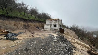 Грязевая масса сошла во время дождя в Алматы из-за незаконного строительства