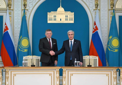 Казахстан готов экспортировать в Словакию нефть, газ, уран — Токаев