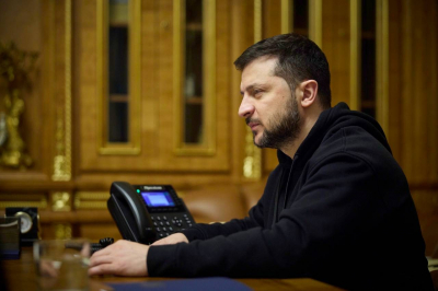 &laquo;Удавка и позорное клеймо&raquo;: В Киеве выразили всполошились из-за ловушки для Зеленского &mdash; украинцы поставят его к стенке