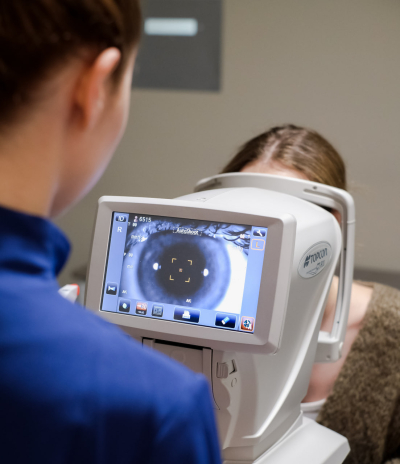 Всемирный день борьбы с&nbsp;глаукомой: эксперты &laquo;Глазной хирургии Расческов&raquo; рассказали об&nbsp;опасностях &laquo;тихого похитителя зрения&raquo;