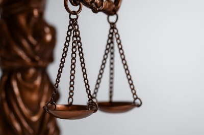 ​Подоконники не того колора: суд в Атырау взыскал с ИП почти 1,3 млн тг за нарушение условий договора