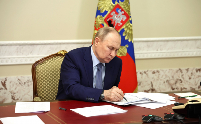 Путин подписал закон о сохранении порога НДС для малого бизнеса