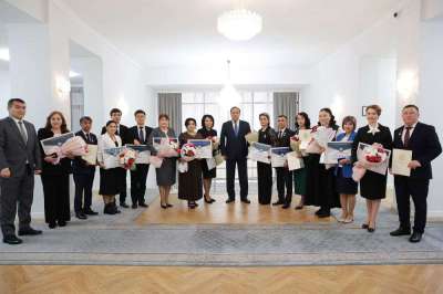 Отмечены лучшие педагоги