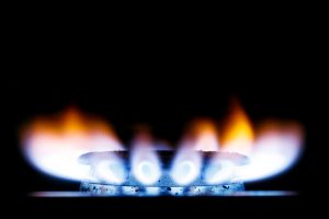 Двух казанцев госпитализировали после отравления угарным газом
