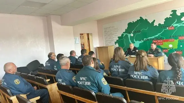 В пожарной части 73 провели инструктаж по безопасности дорожного движения с участием сотрудника ГИБДД