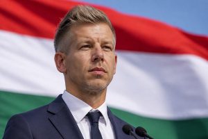 «Жалею, что не попал в голову»: подробности нападения на премьера Венгрии во время прямого эфира