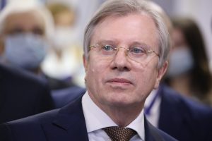 Путин освободил Савельева от должности вице-премьера