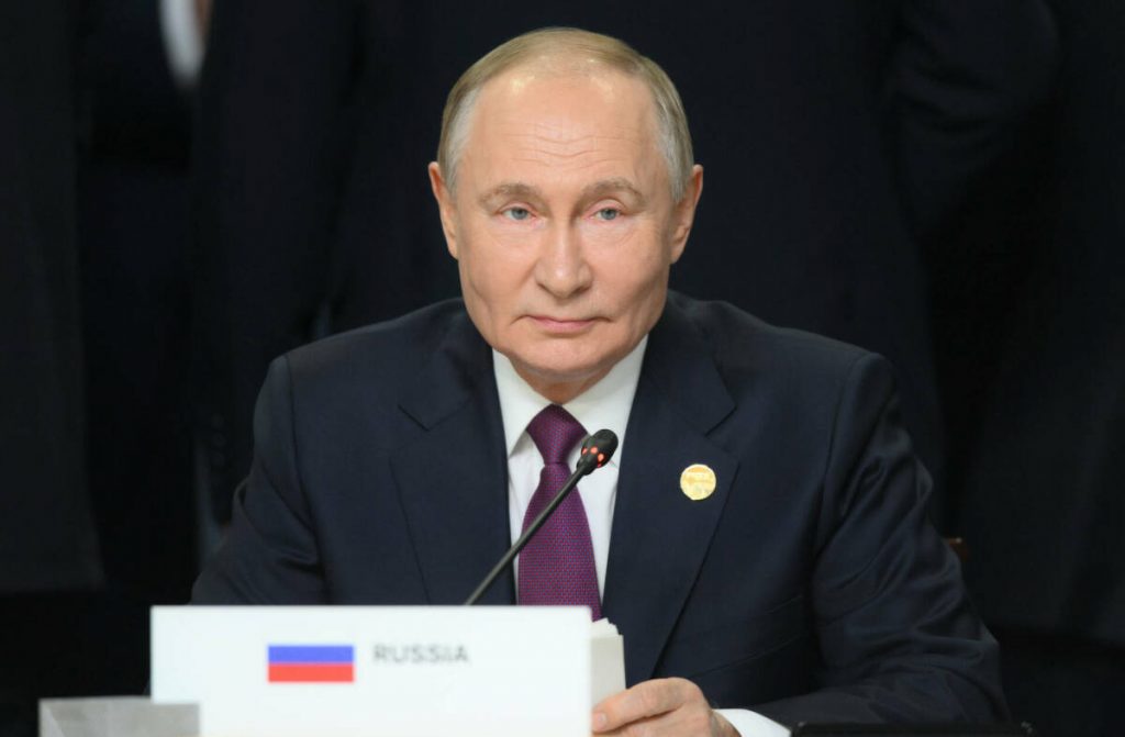 Путин распорядился закупить зерно у аграриев в резерв