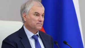 Володин пошутил о растущей доле женщин в президиуме Госдумы: «Избрали – терпите»