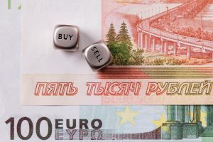 ЦБ впервые с конца августа опустил курс доллара ниже 84 рублей