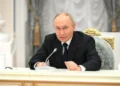 «Нельзя за деревьями не видеть леса»: Путин о борьбе с политическими кризисами
