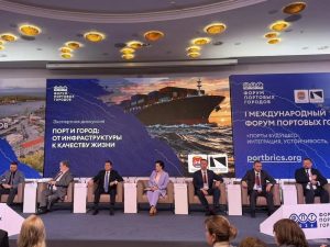 «Наша гордость»: Метшин рассказал о водной инфраструктуре Казани на форуме портовых городов