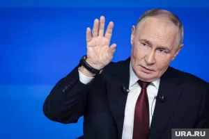 Неожиданный вопрос роженице и жесткий разговор о деньгах: как прошел первый визит Путина в Курган. Фото