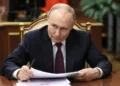 Опрос ВЦИОМ показал, что почти 72% россиян доверяют Путину