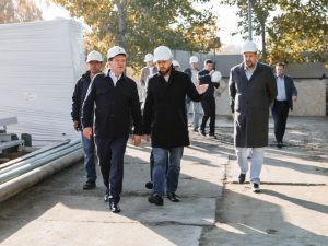 Метшину показали подстанцию «Новой Портовой» — она готова на 90%