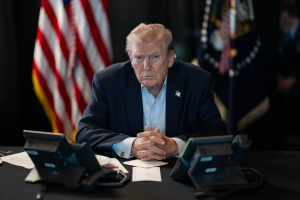 Трамп: США продолжают предоставлять Украине разведданные
