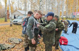 «Я не решился бы, а дети спокойно прыгают»: как в ДОСААФ учат парашютному спорту