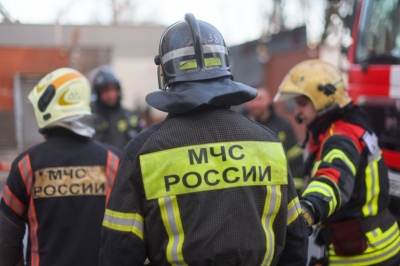 Мурманские пожарные спасли четырех человек в ходе возгорания в пятиэтажке