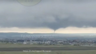 Гигантский смерч сняли жители Татарстана на видео 15/07/2026 – Новости