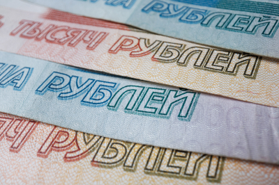 «Ъ»: В мае россияне сняли с депозитов почти 300 миллиардов рублей – это рекорд с начала года