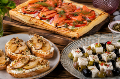 Три быстрые закуски для вечерних посиделок: очень вкусные и простые — на все 30 минут