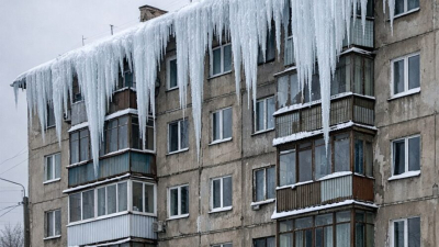 Снежная зима может разорить управляющие компании в старых районах Казани 07/03/2026 – Новости