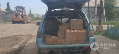 "Ничем не прикрыт, в каких-то коробках": способ доставки хлеба в магазин возмутил семейчанина