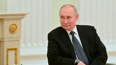 Путин попросил премьера Малайзии передать теплые пожелания султану