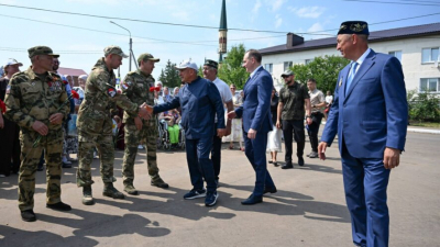 Минниханов встретился с участниками молодежного форума Татарстана и Мордовии 04/07/2026 – Новости