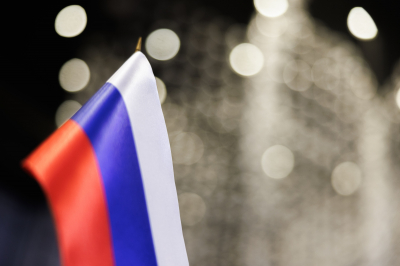 Международная федерация тяжелой атлетики допустила россиян с флагом и гимном