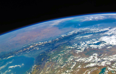 Недавно открытые «чёрные звезды» оказались внутри сверхкомпактных галактик