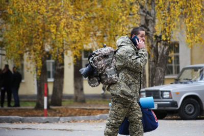 До конца сентября новосибирцам-добровольцам продлены повышенные выплаты при заключении контракта на службу в зоне СВО