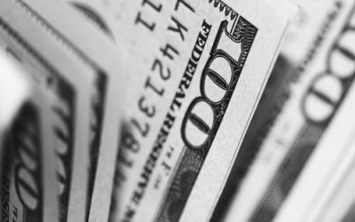 Доллар после возвращения Трампа в Белый дом потерял более 10% стоимости